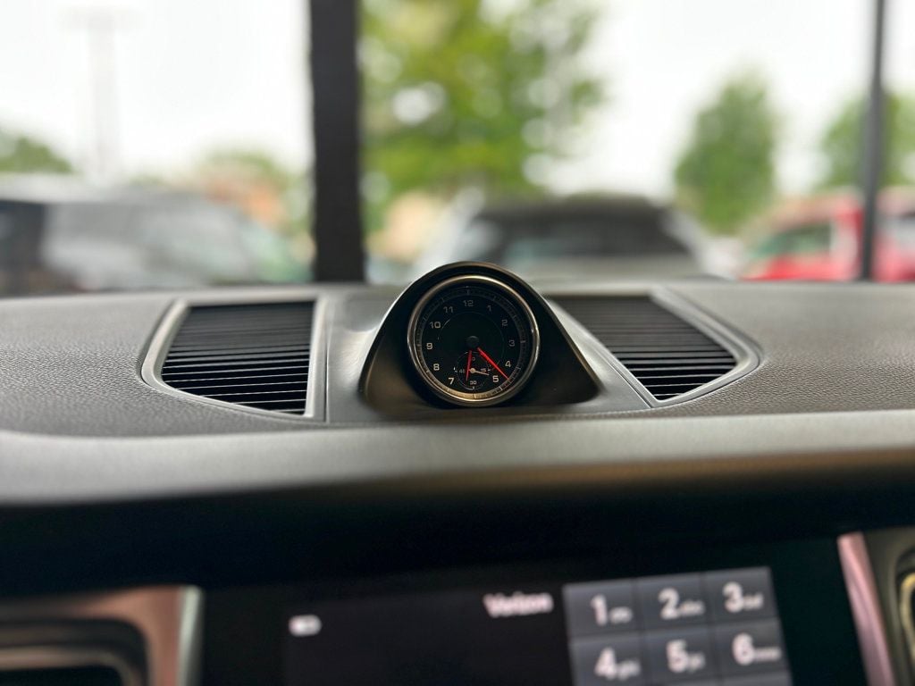 2017 Porsche Macan S AWD - 22886724 - 30