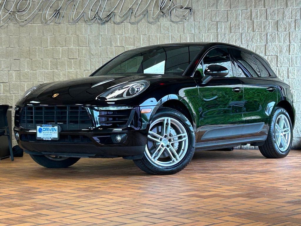 2017 Porsche Macan S AWD - 22886724 - 32