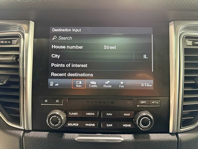 2017 Porsche Macan S AWD - 22947216 - 23