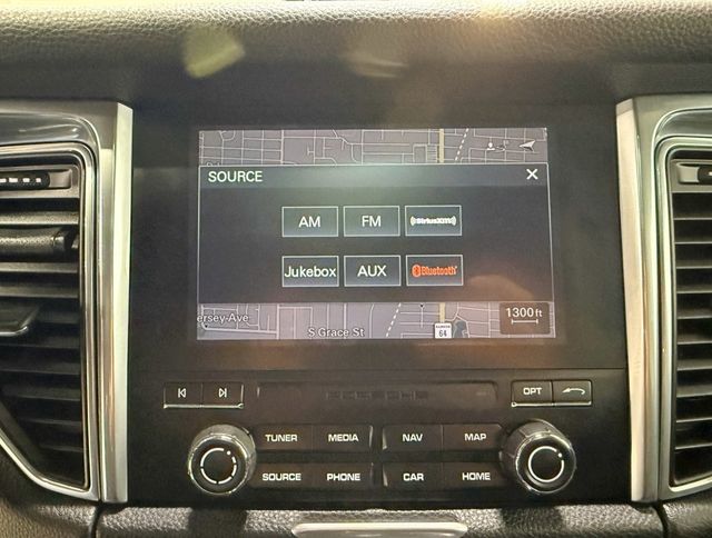 2017 Porsche Macan S AWD - 22947216 - 25