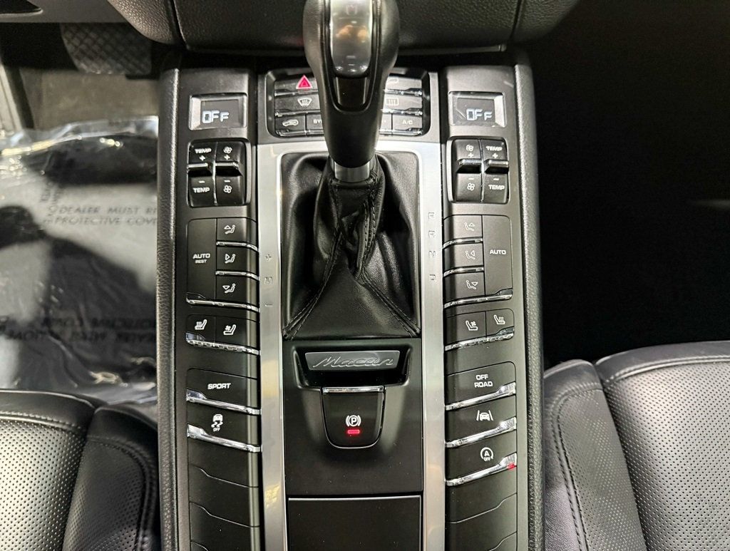 2017 Porsche Macan S AWD - 22947216 - 32