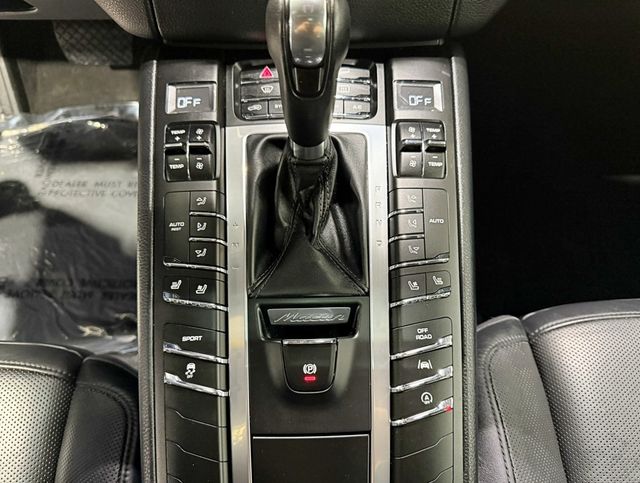 2017 Porsche Macan S AWD - 22947216 - 32