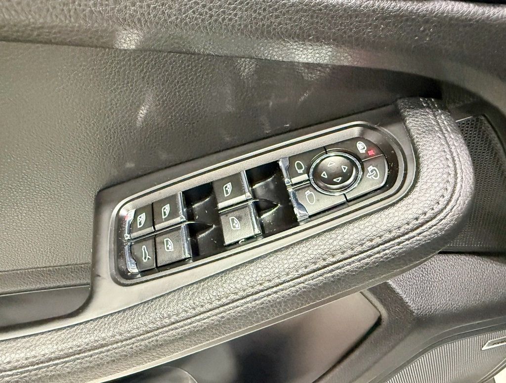 2017 Porsche Macan S AWD - 22947216 - 44