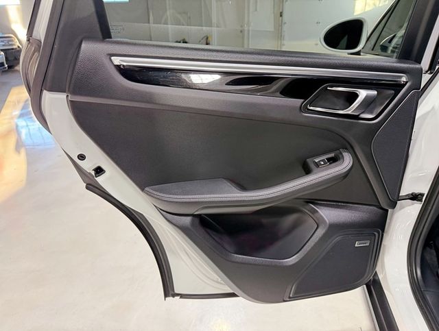 2017 Porsche Macan S AWD - 22947216 - 51