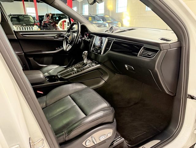 2017 Porsche Macan S AWD - 22947216 - 61