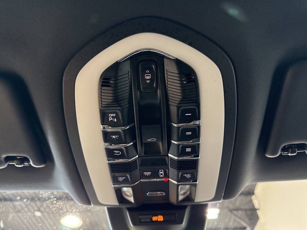 2017 Porsche Macan S AWD - 22982538 - 25