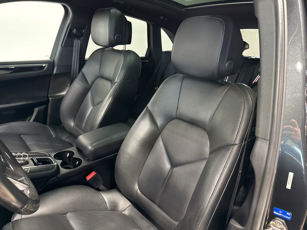 2017 Porsche Macan S AWD - 22982538 - 30
