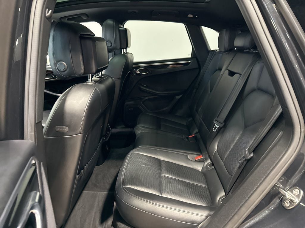 2017 Porsche Macan S AWD - 22982538 - 35