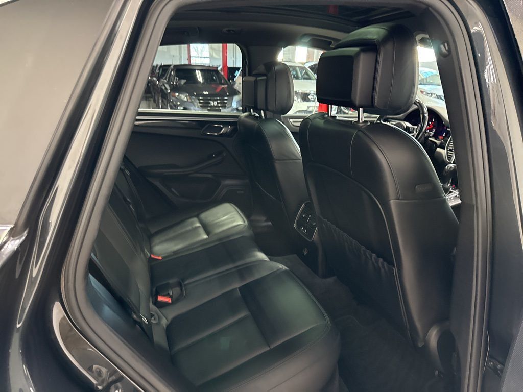 2017 Porsche Macan S AWD - 22982538 - 43