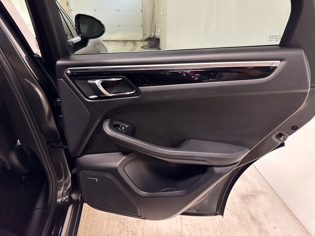 2017 Porsche Macan S AWD - 22982538 - 45