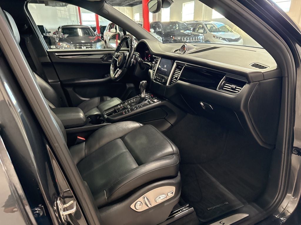 2017 Porsche Macan S AWD - 22982538 - 47