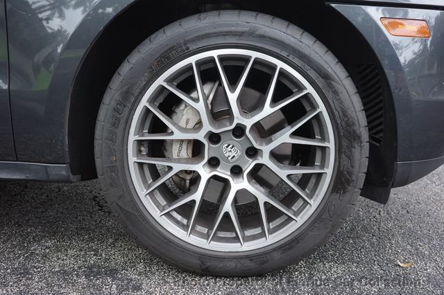 2017 Porsche Macan S AWD - 23072115 - 19