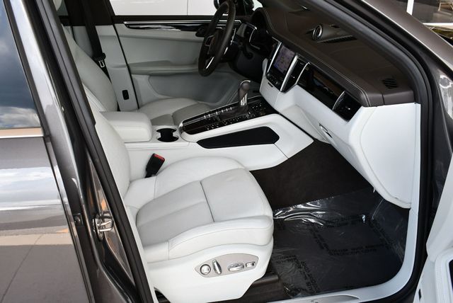 2017 Porsche Macan S AWD SUV W/Premium Package Plus - 22902235 - 18