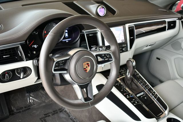 2017 Porsche Macan S AWD SUV W/Premium Package Plus - 22902235 - 40