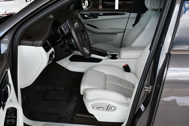 2017 Porsche Macan S AWD SUV W/Premium Package Plus - 22902235 - 43