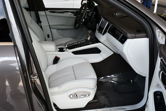 2017 Porsche Macan S AWD SUV W/Premium Package Plus - 22902235 - 45