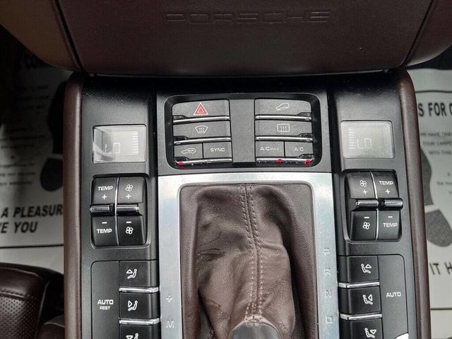 2017 Porsche Macan TURBO - 22959345 - 25