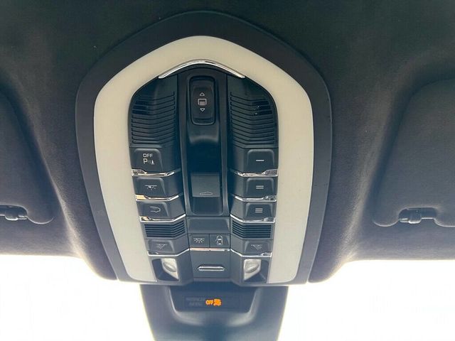 2017 Porsche Macan TURBO - 22959345 - 27