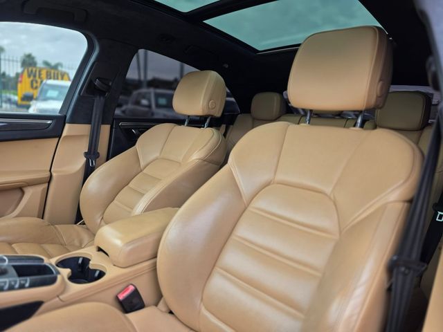 2017 Porsche Macan Turbo - 22975161 - 14