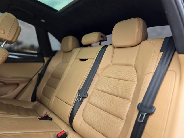 2017 Porsche Macan Turbo - 22975161 - 16