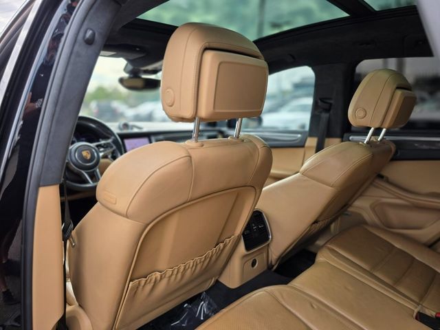 2017 Porsche Macan Turbo - 22975161 - 17