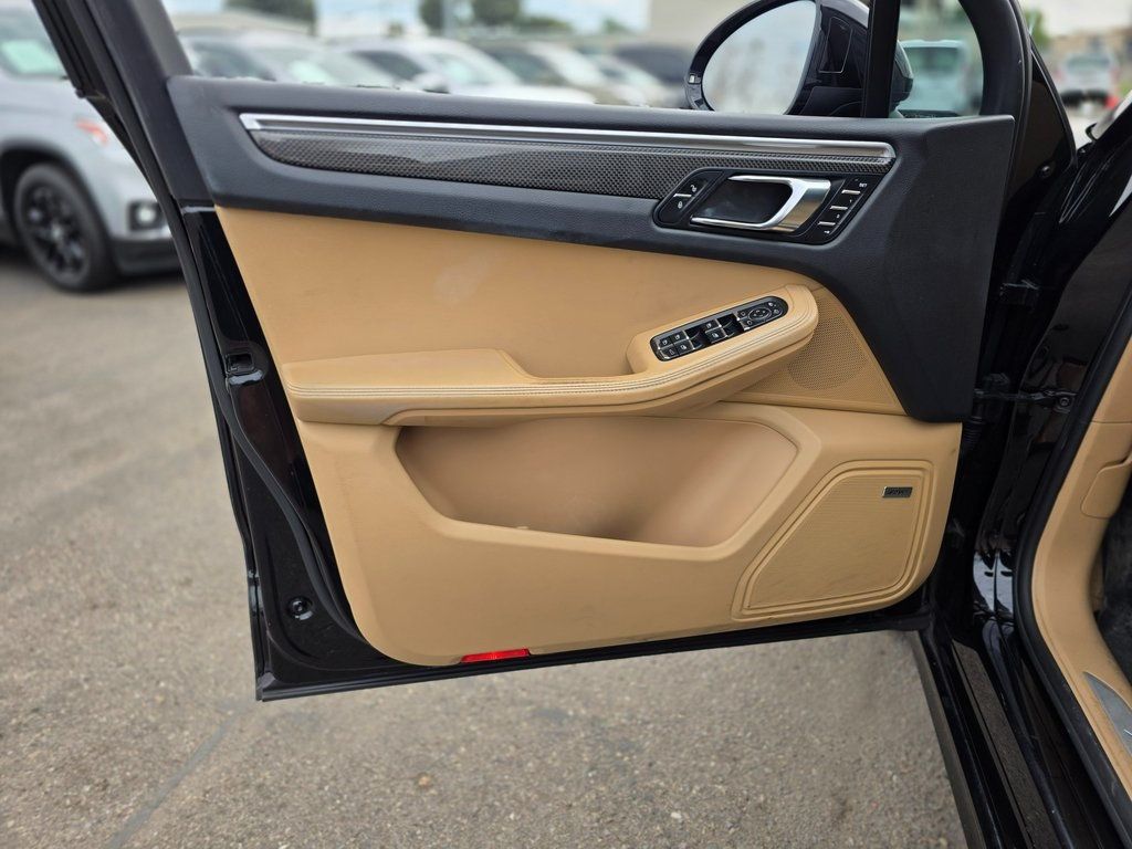 2017 Porsche Macan Turbo - 22975161 - 19