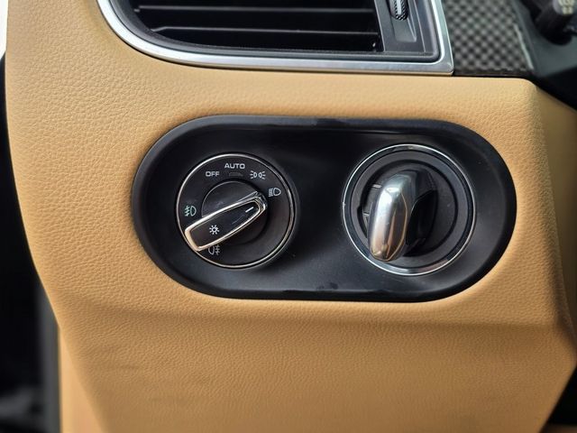 2017 Porsche Macan Turbo - 22975161 - 35