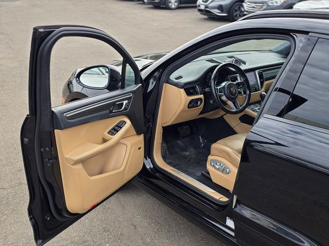 2017 Porsche Macan Turbo - 22975161 - 36