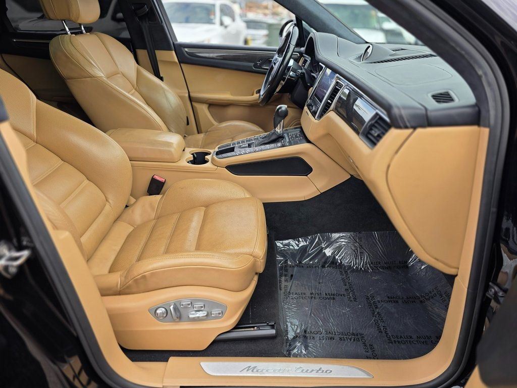 2017 Porsche Macan Turbo - 22975161 - 7
