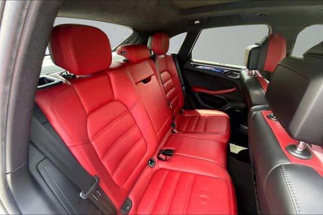 2017 Porsche Macan Turbo - 23038410 - 13