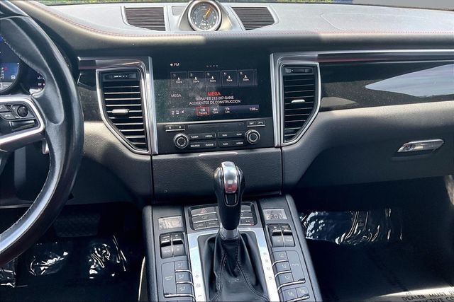 2017 Porsche Macan Turbo - 23038410 - 22