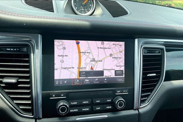 2017 Porsche Macan Turbo - 23038410 - 24