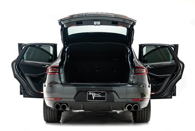 2017 Porsche Macan Turbo AWD w/Performance Pkg - 22223229 - 9