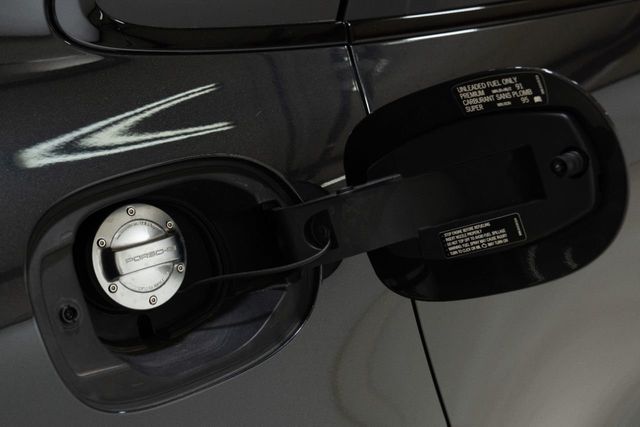 2017 Porsche Macan Turbo AWD w/Performance Pkg - 22223229 - 21