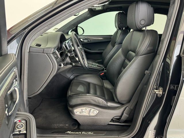 2017 Porsche Macan Turbo AWD w/Performance Pkg - 22223229 - 34