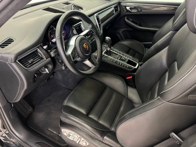 2017 Porsche Macan Turbo AWD w/Performance Pkg - 22223229 - 35