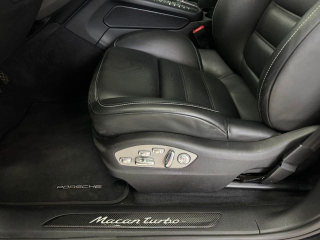 2017 Porsche Macan Turbo AWD w/Performance Pkg - 22223229 - 37