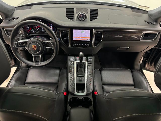 2017 Porsche Macan Turbo AWD w/Performance Pkg - 22223229 - 49