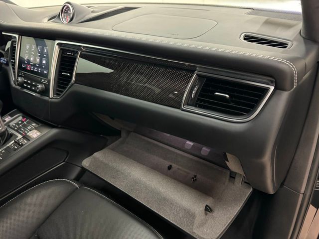 2017 Porsche Macan Turbo AWD w/Performance Pkg - 22223229 - 66