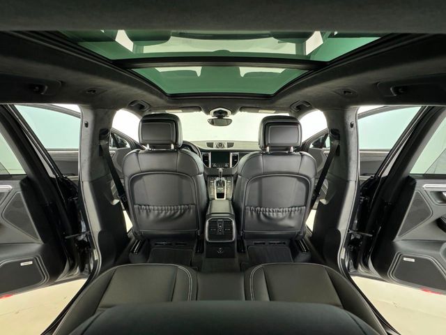 2017 Porsche Macan Turbo AWD w/Performance Pkg - 22223229 - 85