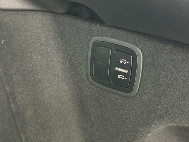 2017 Porsche Macan Turbo AWD w/Performance Pkg - 22223229 - 89