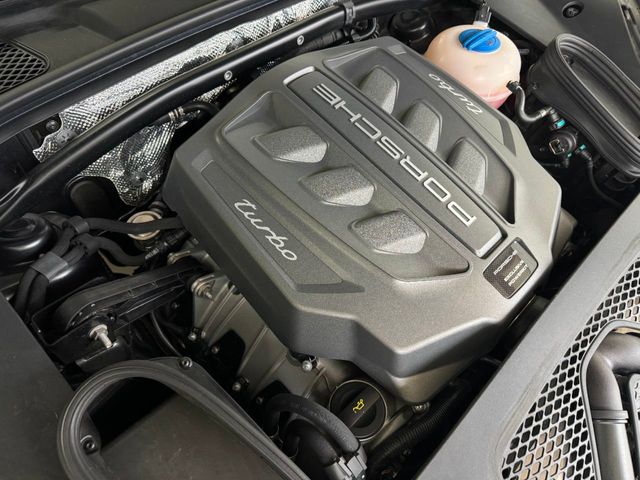 2017 Porsche Macan Turbo AWD w/Performance Pkg - 22223229 - 94