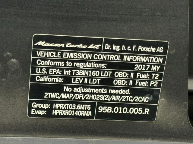 2017 Porsche Macan Turbo AWD w/Performance Pkg - 22223229 - 95