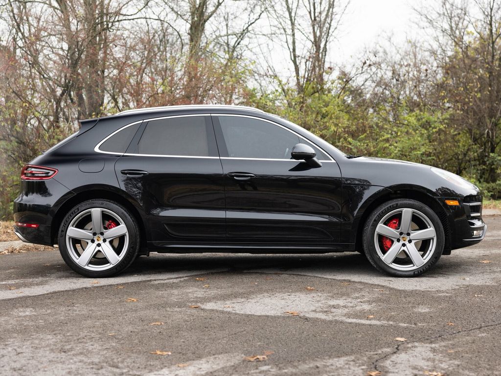 2017 Porsche Macan Turbo, Premium Pack +, 21" Sport Classic Wheels, 14 Way Seats - 22956042 - 10