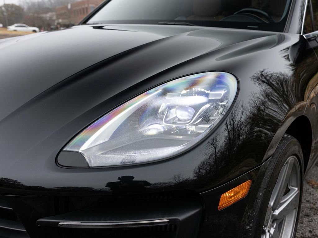 2017 Porsche Macan Turbo, Premium Pack +, 21" Sport Classic Wheels, 14 Way Seats - 22956042 - 17