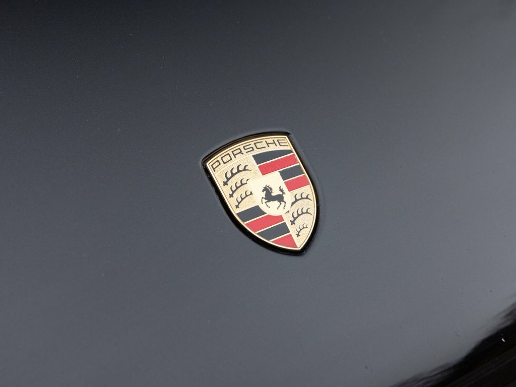 2017 Porsche Macan Turbo, Premium Pack +, 21" Sport Classic Wheels, 14 Way Seats - 22956042 - 19