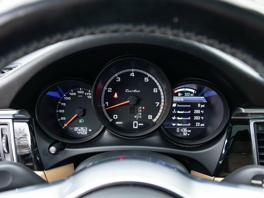 2017 Porsche Macan Turbo, Premium Pack +, 21" Sport Classic Wheels, 14 Way Seats - 22956042 - 33