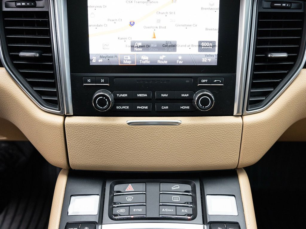 2017 Porsche Macan Turbo, Premium Pack +, 21" Sport Classic Wheels, 14 Way Seats - 22956042 - 44