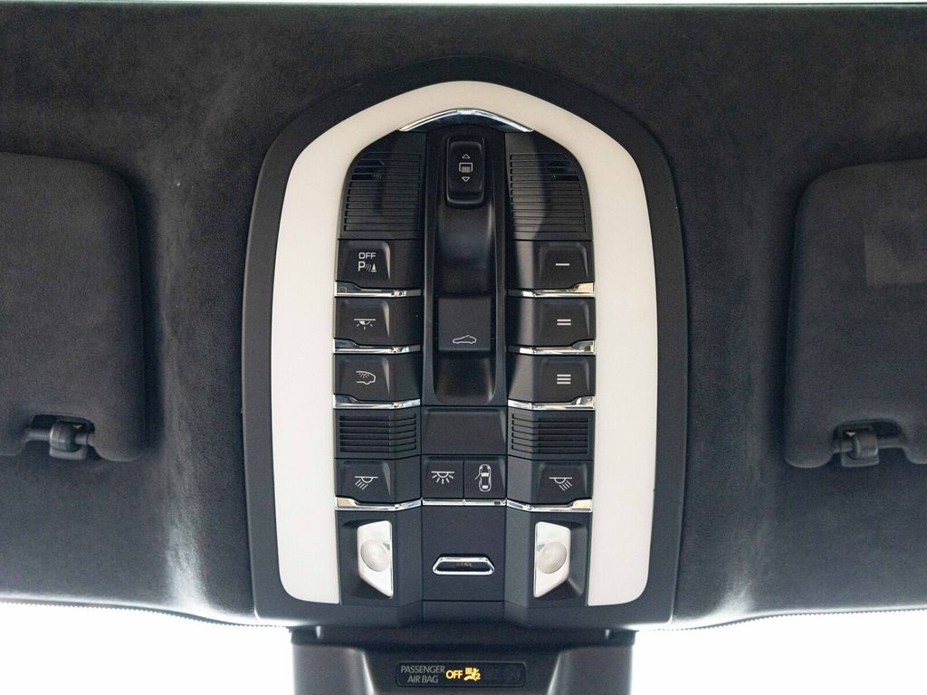 2017 Porsche Macan Turbo, Premium Pack +, 21" Sport Classic Wheels, 14 Way Seats - 22956042 - 49