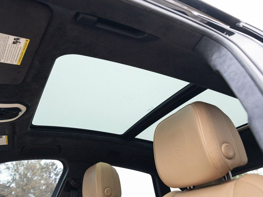 2017 Porsche Macan Turbo, Premium Pack +, 21" Sport Classic Wheels, 14 Way Seats - 22956042 - 50